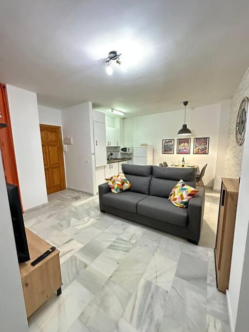 טורמולינוס Moderno Apartamento Junto Al Mar- Apartamentos Don Diego מראה חיצוני תמונה